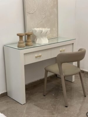 שולחן כתיבה בשילוב זכוכית